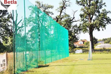 Siatki Miastko - Siatka ochronna zabezpieczająca na ogrodzenie boiska szkolnego dla terenów Miastka